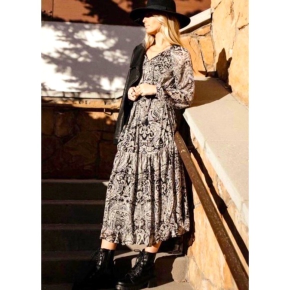 OPT Paisley Print Tiered Prairie Midi Dress - Picture 1 of 11